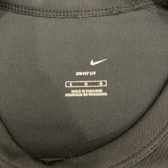 Men’s Nike workout shirt - Picture 3 of 3